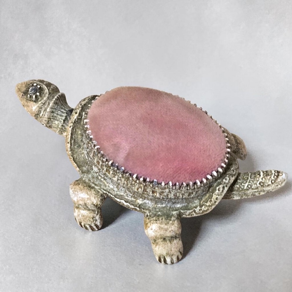 Florenza Trembler Turtle Head Tail Stick Pin Jewelry Cushion Pink Figurine